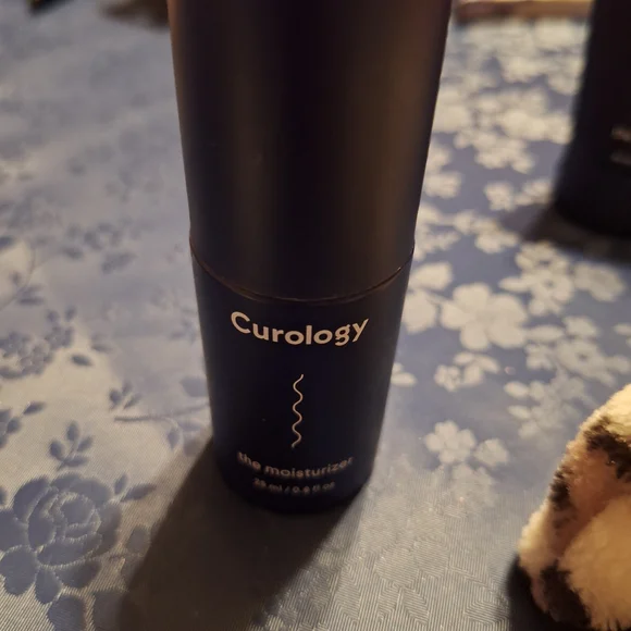 Curology Skincare Set - Cleanser and Moisturizer - Picture 7 of 8
